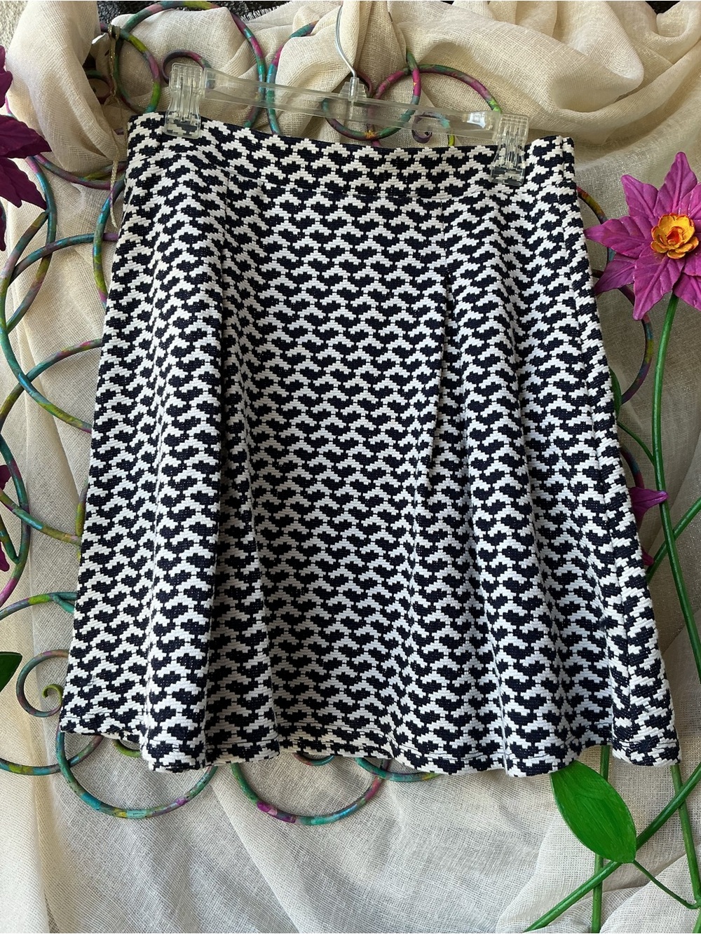 Monochrome Geometric Circle Skirt - Black & White - Picture 2 of 2